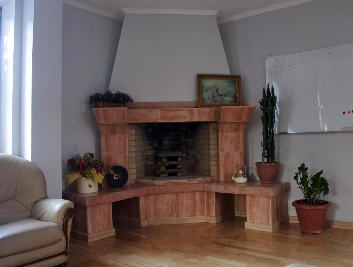 הוסטל Almaty Backpackers מראה חיצוני תמונה