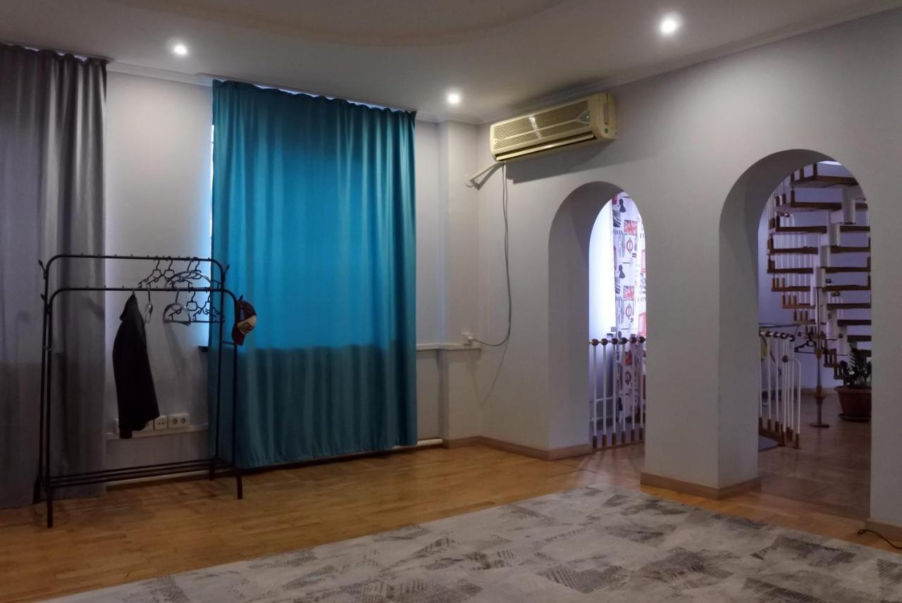 הוסטל Almaty Backpackers מראה חיצוני תמונה