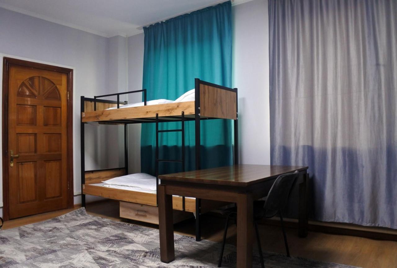הוסטל Almaty Backpackers מראה חיצוני תמונה