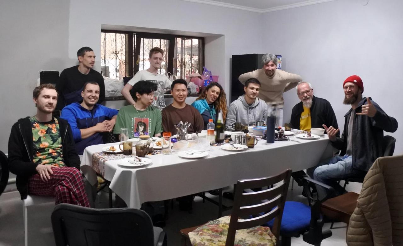 הוסטל Almaty Backpackers מראה חיצוני תמונה