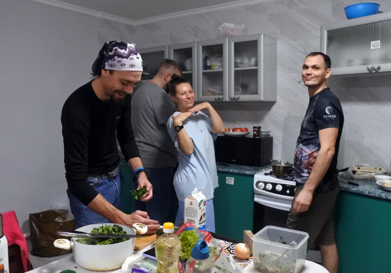 הוסטל Almaty Backpackers מראה חיצוני תמונה