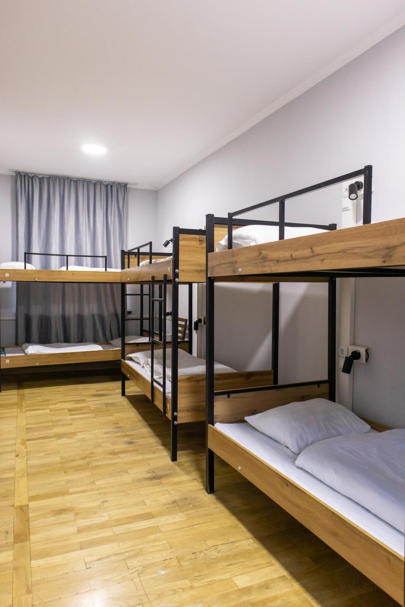הוסטל Almaty Backpackers מראה חיצוני תמונה