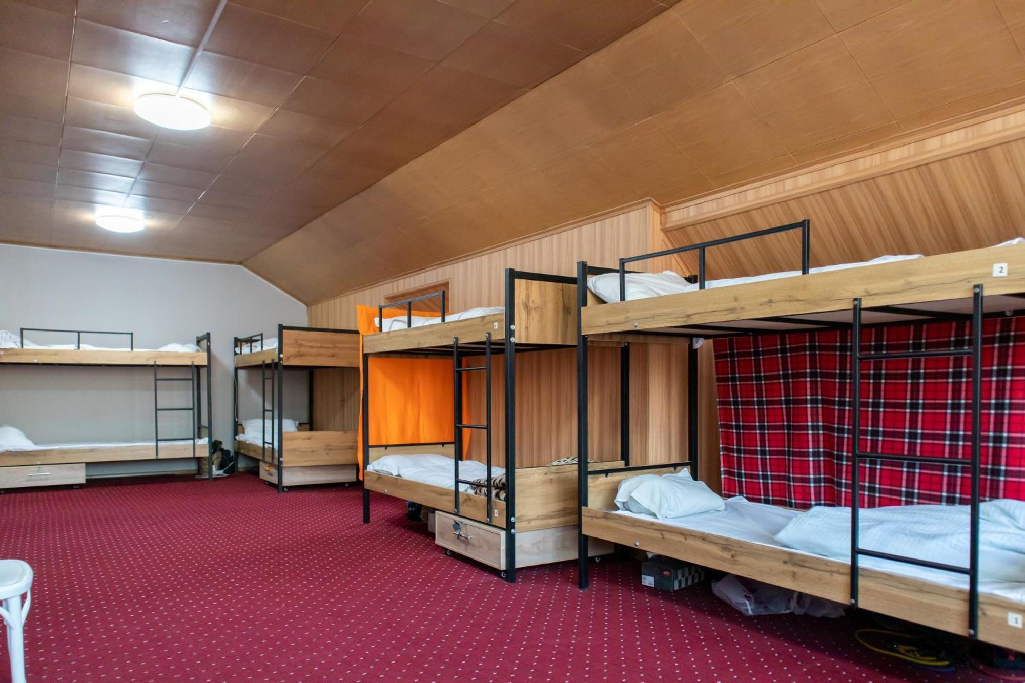 הוסטל Almaty Backpackers מראה חיצוני תמונה
